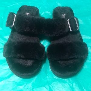 UGG SANDALS